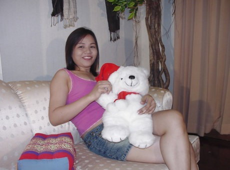 hairy Asian babe Bong counts days till amazing pussy fucking