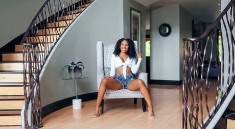 Beautiful ebony pornstar MILF Olivia Jayy gets stripped and rammed in IR sex
