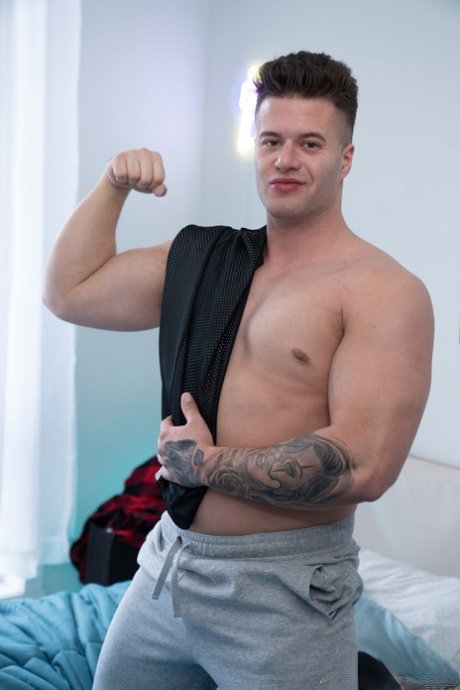 Gay hunks Clark Delgaty & Rocky Vallarta enjoy some doggystyle anal sex