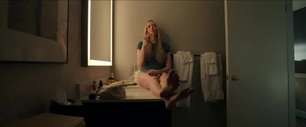 Sydney Sweeney nude, Amanda Seyfried sexy - The Housemaid (2025)  - Nude, Topless, Sexy  - Photo 1