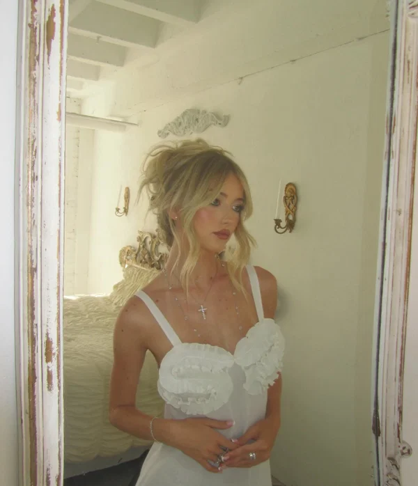 Emily Dobson random images collections  - Model  - Photo 6