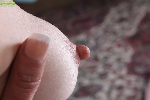 Skinny granny Alley undressing for spreading of mature vagina  - Mature, Close Up, Spreading, Nipples, Pussy, Lingerie, Ass, Skinny, Feet, Asshole  - Photo 6
