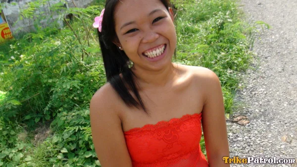 Filipina amateur Lyn ends up with a mouthful of cum thanks to a sex tourist  - Asian, Amateur, Hardcore, Outdoor, Face, Blowjob, Hairy, Close Up, Cowgirl, Big Cock  - Photo 2