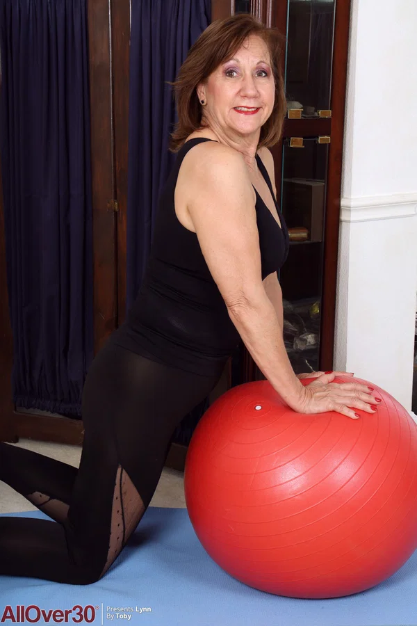 Chubby over 30 woman Lynn gets totally naked while working out on a yoga mat  - Saggy Tits, Mature, Yoga Pants, Sports, Chubby, BBW, Thick, Curvy, Spreading, Clothed  - Photo 3