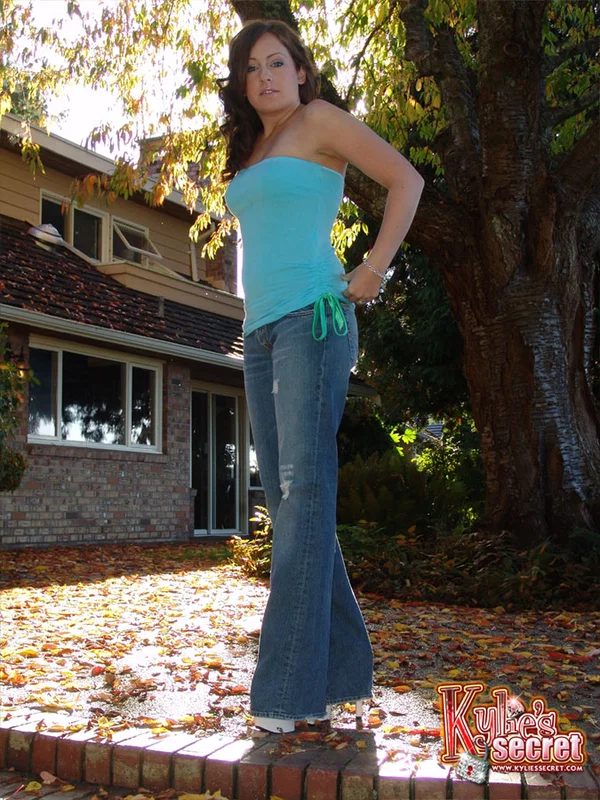Redheaded SFW model Kylies Secret goes topless outdoors in blue jeans  - Jeans, Amateur, Outdoor, Beautiful, Close Up, Undressing, Redhead, Face, Piercing, Ass  - Photo 1