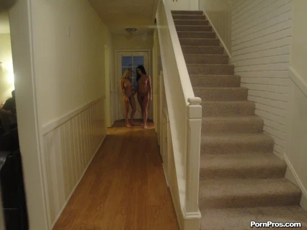 Sexy amateur brunette and Madison Ivy French kiss and rim each other  - Mature, Teen, Cute, Pussy, Non Nude  - Photo 12