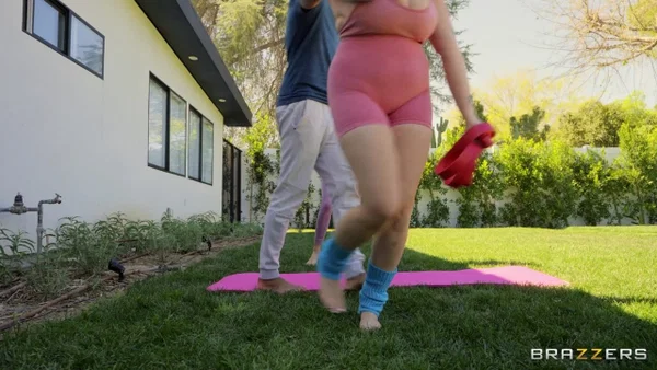 Blonde babe Pristine Edge shares a big black cock with Chloe Surreal  - Yoga Pants, Groupsex, Interracial, Glasses, Pornstar, Blowjob, Nipples, Socks, Pussy, Big Tits  - Photo 5