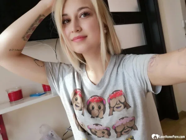 Petite teen cutie poses naked and takes sexy selfies while home alone  - Homemade, Teen, Petite, Tattoo, Sexy, Amateur, Cute, Blonde, Non Nude  - Photo 17