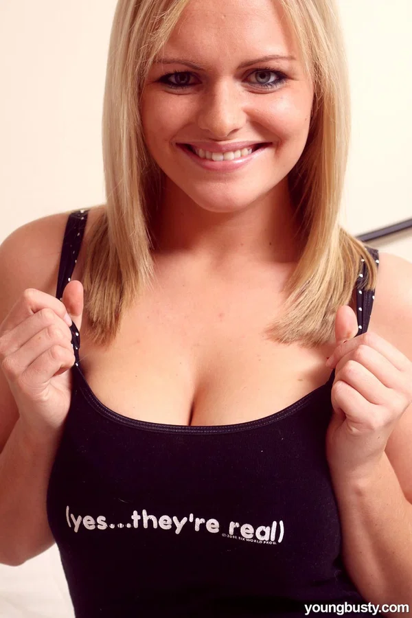 Blonde sweetie with big tits Charley flaunts her amazing attributes on a bed  - Big Tits, Chubby, BBW, Curvy, Thick, Babe, Pussy, Teen, Cute, Beautiful  - Photo 6