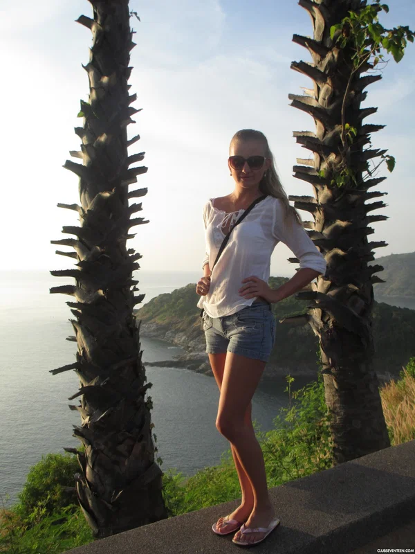 Club Seventeen featuring Cayla Lyons Sex Images  - Outdoor, Amateur, Selfie, Beautiful, Clothed, Public, Beach, Non Nude, Shorts, Glasses  - Photo 17