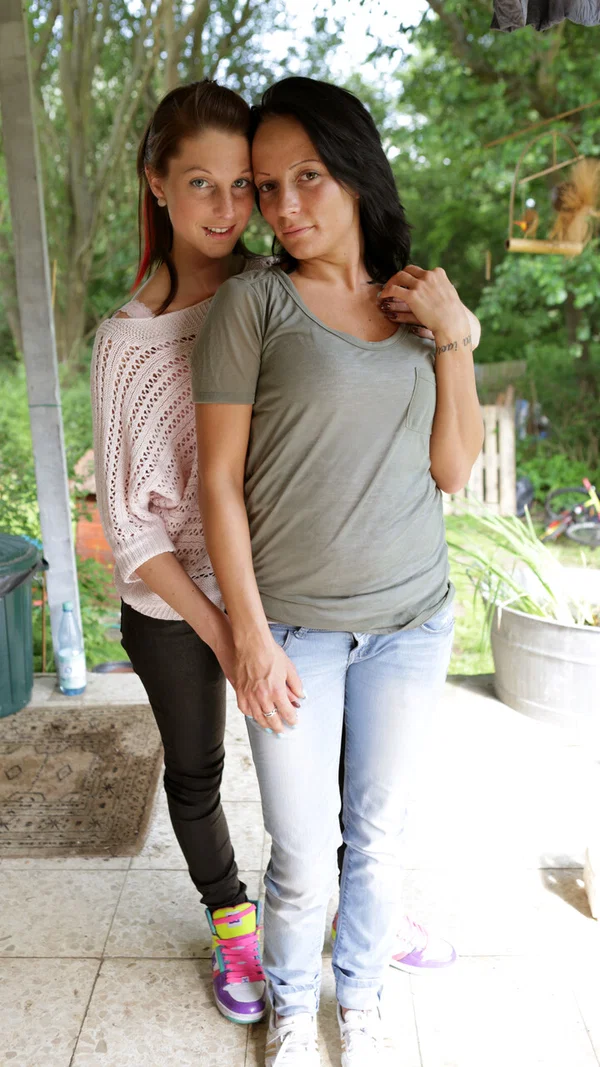 Ersties performed by Mia V, Sara Porn Pics  - German, Humping, College, Public, Amateur, Lesbian, Cheating, Jeans, Clothed, Outdoor  - Photo 18