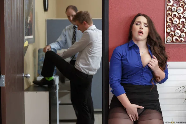 Horny BBW secretary Lola Foxx gets a thick facial after sexy office anal bang  - Curvy, Thick, Chubby, Anal, Office, Big Cock, Pantyhose, BBW, Ass, Latina  - Photo 3