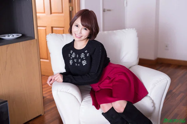 Japanese babe Mio Futaba shows her body and gives head before sex  - Japanese, Asian  - Photo 1