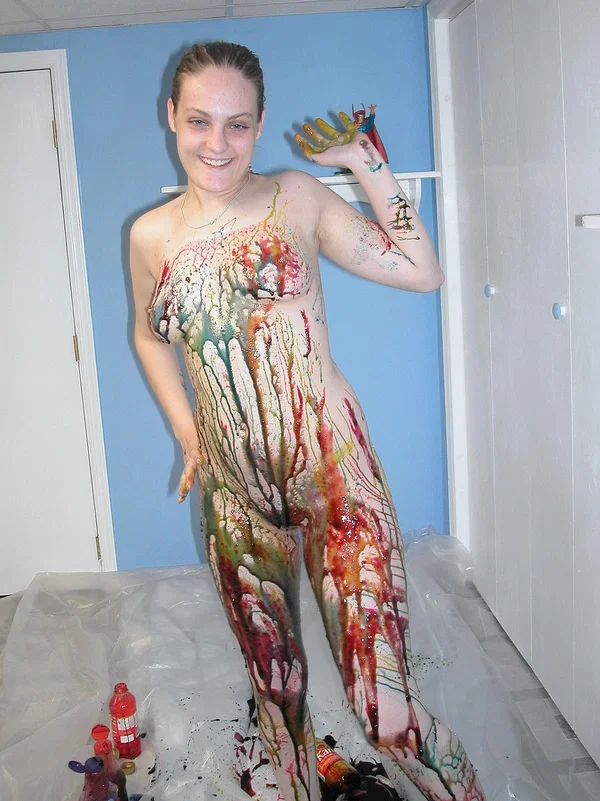 Brunette amateur Danni flaunts her small tits & gets her body messy with paint  - Amateur  - Photo 21