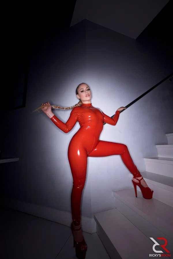 Blonde Anna Claire Clouds flaunts her curvy body wearing a sexy latex catsuit  - Latex, Hardcore, Spreading, Non Nude, Blonde  - Photo 18