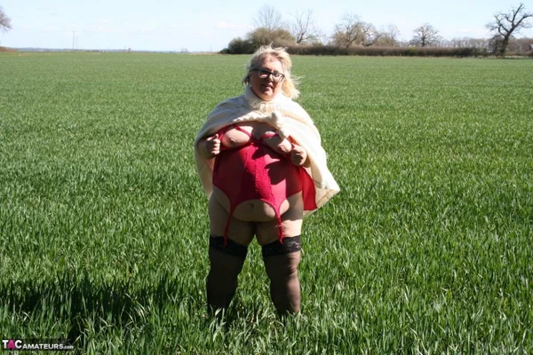 British fatty Lexie Cummings unleashes her big ass in a rural location  - Mature, Curvy, Lingerie, Chubby, Amateur, Stockings, Glasses, Thick, BBW, Outdoor  - Photo 6