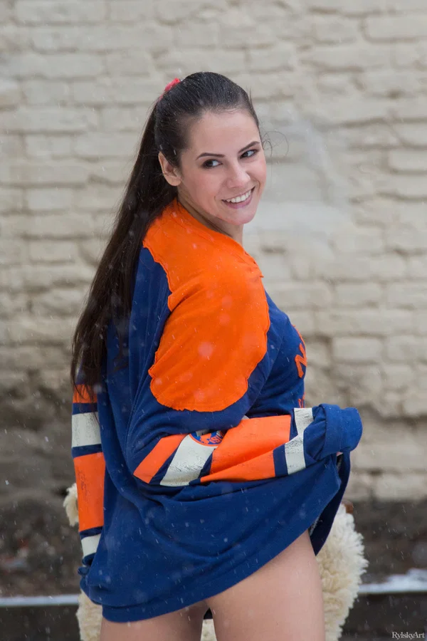 Hot brunette hockey fan Swan outdoors in jersey & knee socks flashing pussy  - Sports, Outdoor, Teen, Glamour, Model, Babe, Beautiful, Solo, Non Nude, Spreading  - Photo 7