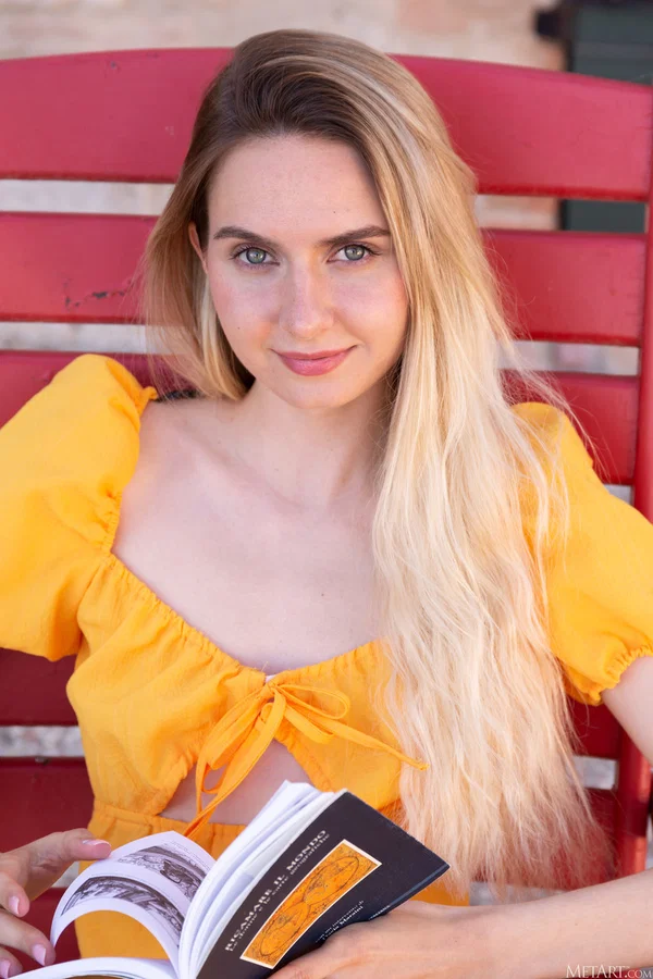 Met Art starring Emily Swan Nude Gallery  - Ukrainian, Teen, Babe, Solo, Beautiful, Glamour, Model, Cute, Blonde  - Photo 1