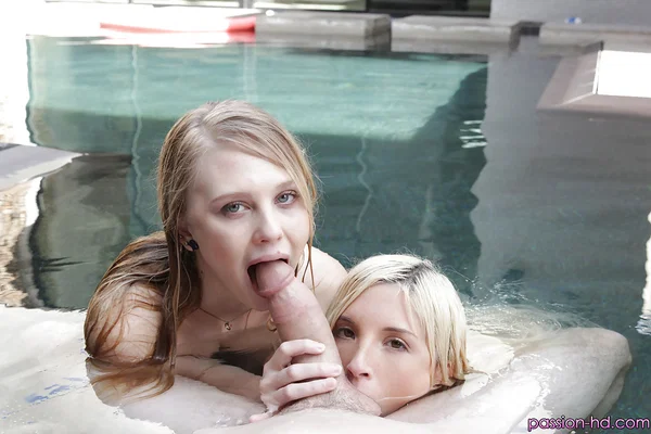 Teen pornstars Lily Rader and Piper Perri give ball licking BJ in pool  - Pool, Ball Licking, Teen, Outdoor, Threesome, Blowjob, Pornstar, Big Cock, Wet, Facial  - Photo 8
