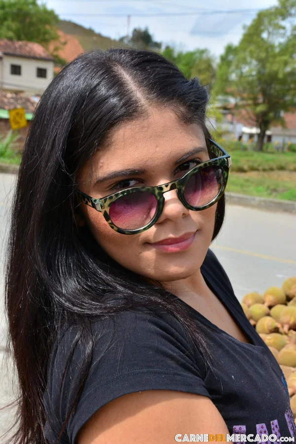 Latina fruit seller models her bubble butt & great big melons in lace lingerie  - Latina, Amateur, Glasses, Outdoor, Big Tits, Spreading, Non Nude, Pussy  - Photo 8