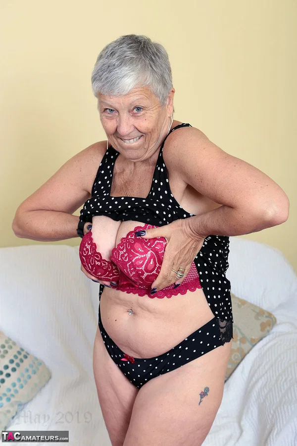 Sexy granny Savana flashes upskirt underwear before unleashing her large boobs  - Granny, Panties, Clothed, Amateur, Big Tits, Short Hair, Spreading, Blonde, High Heels, Skirt  - Photo 16