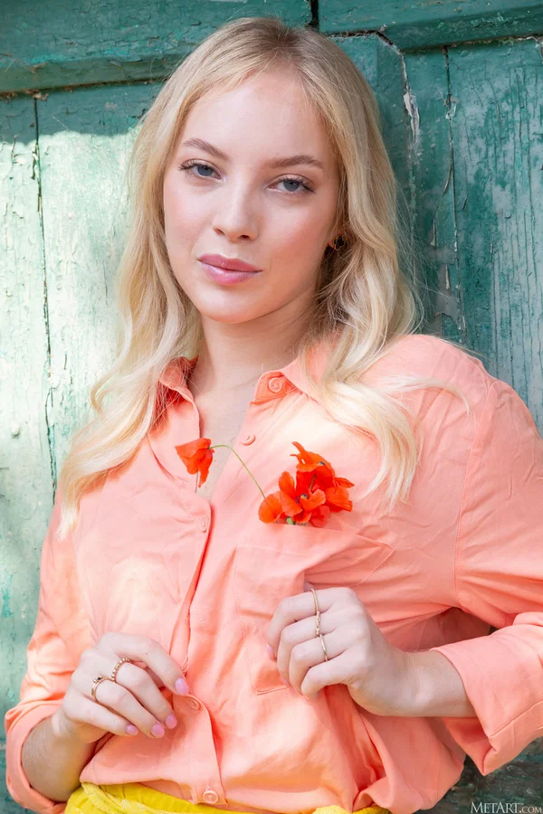 Met Art starring Bella Spark XXX Gallery  - Model, Cute, Teen, Babe, Beautiful, Solo, Glamour  - Photo 1