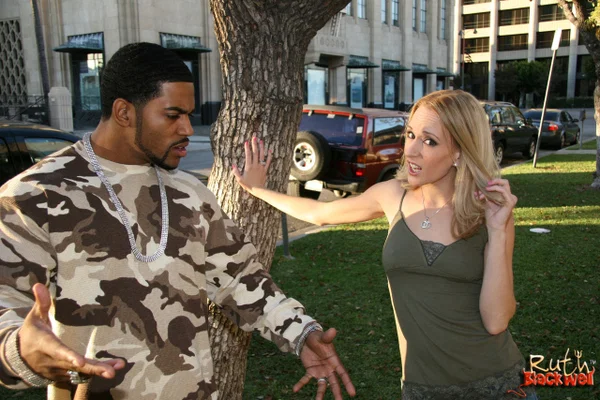 Trashy American chicks Kelly Wells and Ruth Blackwell fuck a big black dick  - MILF, Anal Gape, Amateur, Interracial, Spreading, Pussy, Blonde, Big Clit, Anal, Feet  - Photo 1