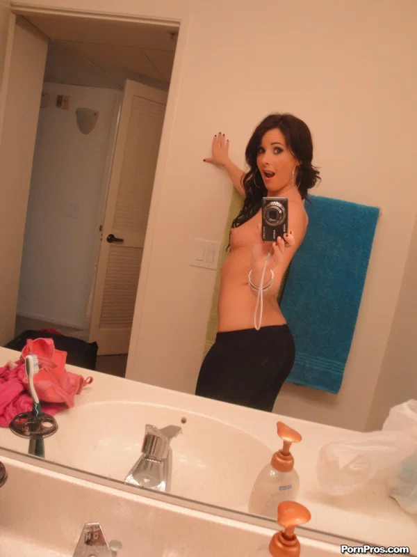 British girlfriend Mia Valentine takes photo of her sexy naked body in mirror  - Teen, Blonde, Cute, Non Nude  - Photo 13