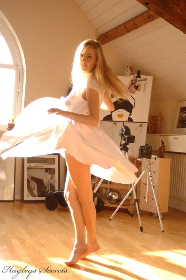 British amateur Hayley Marie Coppin set her great tits free of a summer dress  - MILF, Natural Tits, Upskirt, Clothed, Beautiful, British, Amateur, Big Tits, Skirt, Ass  - Photo 5