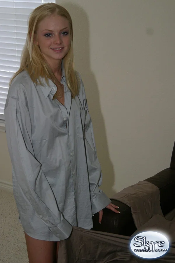 Flighty blonde Skye shows her super sexy legs in a dress shirt  - Non Nude, Amateur, Teen, Blonde, Babe, Face, Ass, Close Up, Beautiful, Solo  - Photo 4