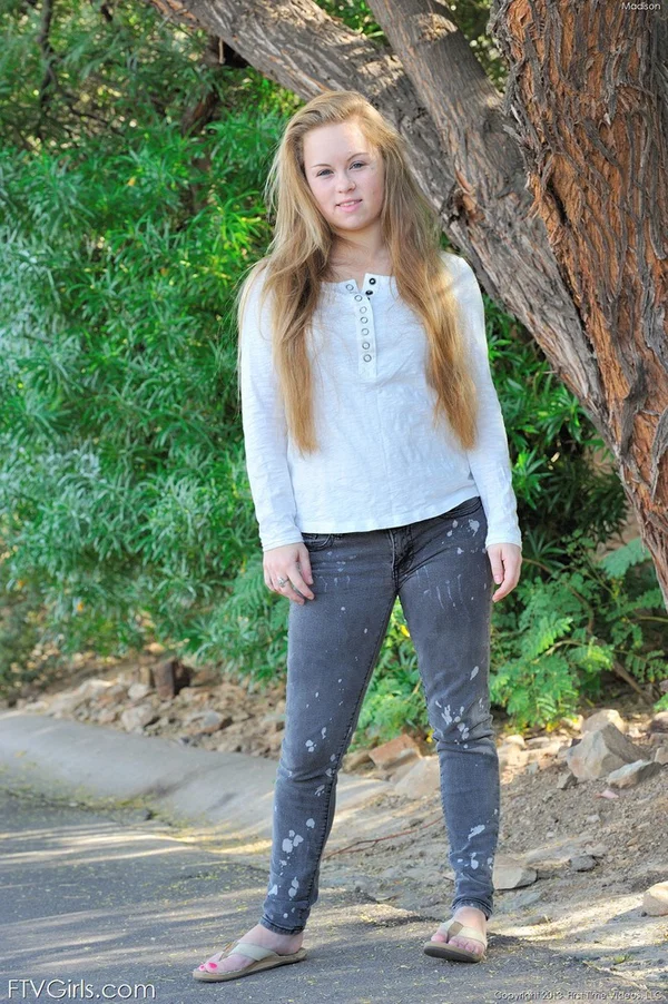 Hot redhead girl strips naked on the street and toys with banana and corn cob  - Teen, Dildo, Blonde, Babe, Jeans, Close Up, Pussy, Skinny, Ass, Feet  - Photo 5