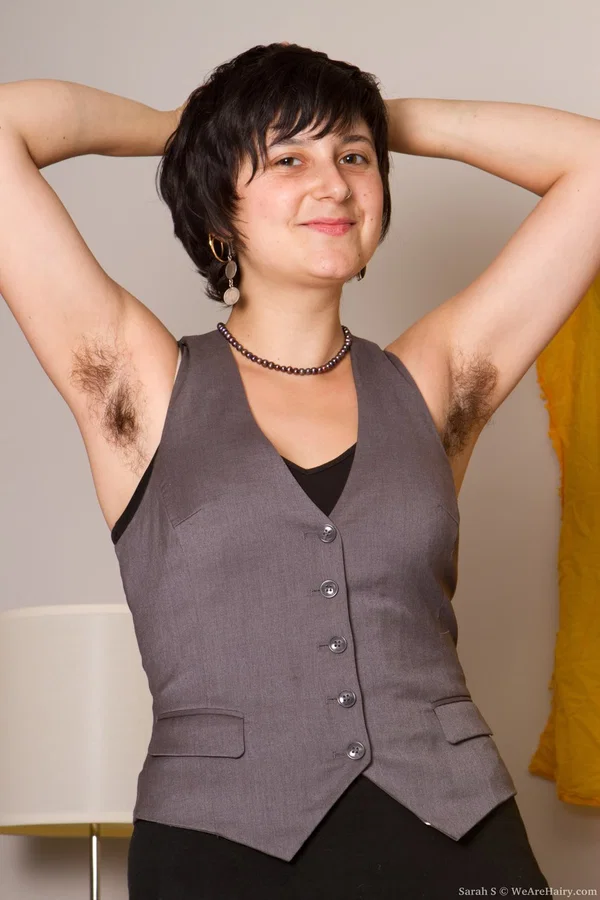 Dirty chick with big tits Sarah S lifts her arms up and shows hairy armpits  - Hairy, Amateur  - Photo 1