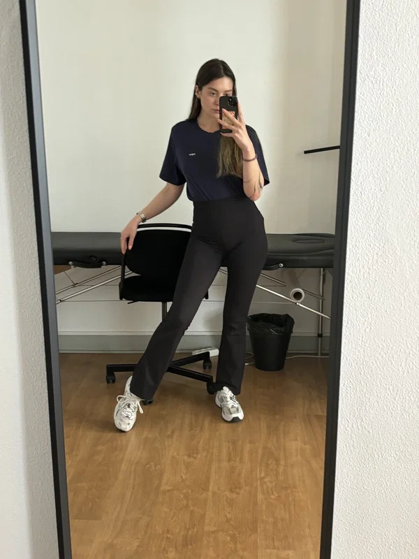 Sexy babe Scarlett Oharra flaunts her lovely booty and poses in a solo  - Selfie, Tattoo, Amateur, Non Nude, Model, Beautiful, Skinny, Legs, Ass, Sexy  - Photo 10