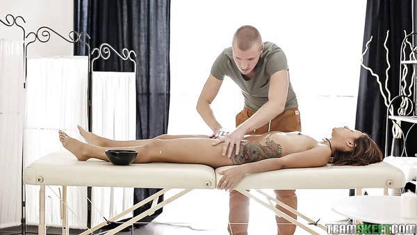 Amateur teenager enjoys relaxing massage before hardcore big cock fucking  - Massage, Teen, Amateur, Tattoo, Big Cock, Facial, Close Up, Nipples, Hardcore, Brunette  - Photo 7