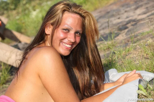 Amateur teen Leila exposes her big juggs and masturbates in nature  - Teen, Chubby, Curvy, BBW, Thick, Spreading, Outdoor, Big Tits, Pussy, Cute  - Photo 15