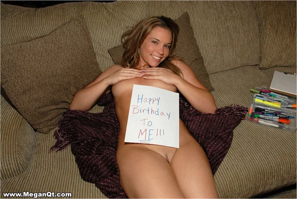 Sexy teen girl MeganQt turns 18 and is ready to pose in the nude  - Amateur, Teen, Babe, Ass, Piercing, Legs, Tattoo, Big Tits, Spreading, Solo  - Photo 12