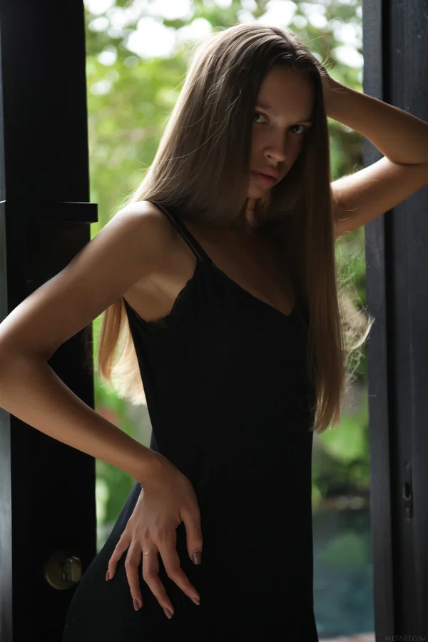 Glamorous teen babe Elin strips down naked & shows her amazing big tits  - Teen, Glamour, Babe, Bath, Sexy, Pussy, Model, Outdoor, Cute, Beautiful  - Photo 1