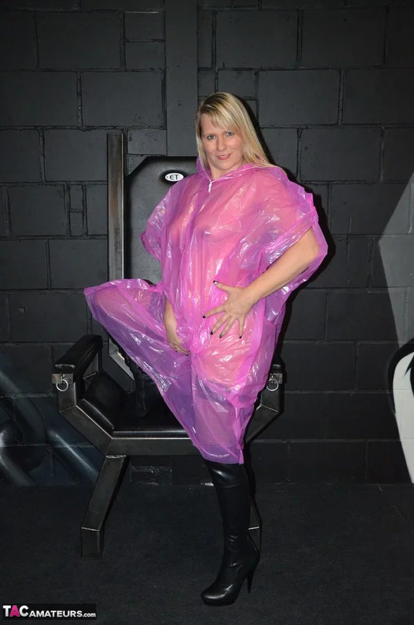 Blonde amateur Sweet Susi releases her tits and twat from a see thru raincoat  - Mature, Fetish, BBW, Amateur, Stockings, Boots, Blonde, Spreading, Chubby, MILF  - Photo 5