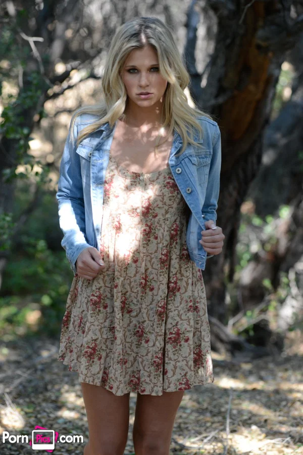 Sultry blonde Scarlet Red removes her dress and rubs her vagina under a tree  - Beautiful, MILF, Outdoor, Natural Tits, Undressing, Skirt, Tiny Tits, Upskirt, Panties, Pornstar  - Photo 1