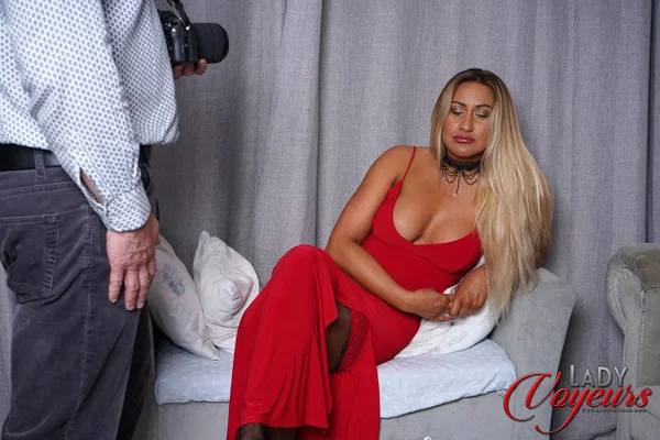 Blonde MILF Jessy Ruth shows her thong while watching a man jack off  - CFNM, MILF, Reality, Skirt, Stockings, Panties, Blonde, Amateur  - Photo 3