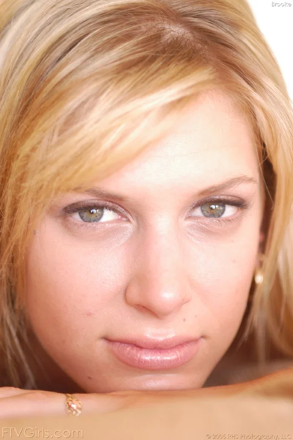 Pantyless babe Brooke masturbates and exposes her yummy pink twat close up  - Glamour, Amateur, Pussy, Teen, Blonde, Upskirt, Spreading, Cute, Skinny, Feet  - Photo 17