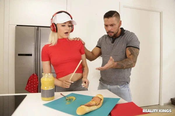 Big-assed blonde Marilyn Sugar enjoys a big dick after sucking it  - Blowjob, Czech, Petite, Reality, Amateur, Asshole, Short Hair, Pornstar, Natural Tits, Ass  - Photo 11