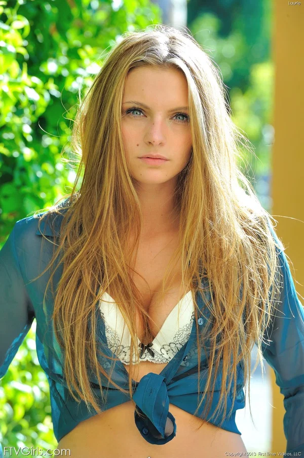 Saucy amateur beauty Laurie strips naked and masturbates in public  - Babe, Redhead, Beautiful, Pretty, Perfect, Jeans, Lingerie, Feet, Shorts, Amateur  - Photo 2