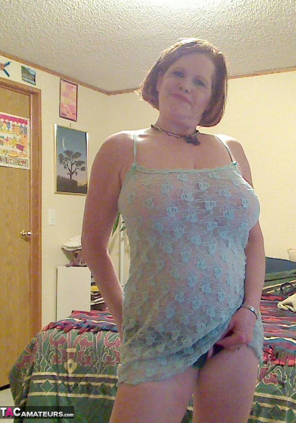 Fat mature mom Misha bares saggy boobs to fist her hot pussy on the bed  - Mature, BBW, Amateur, Curvy, Thick, Chubby, Panties, Saggy Tits, Nipples, Big Tits  - Photo 15