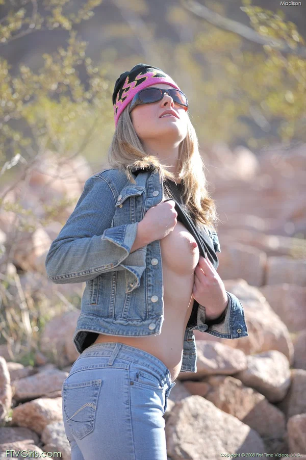 Naughty amateur Madison shows her hard nipples & pink pussy outdoors  - Jeans, Secretary, MILF, Amateur, Blonde, Spreading, Ass, Close Up, Clothed, Outdoor  - Photo 3