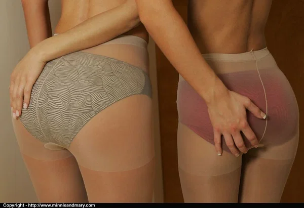 Amateur babes exposing their sexy butts covered with panties and pantyhose  - Sexy, Pantyhose, Amateur, Lingerie, Teen, Lesbian, Skirt, Panties, Cute  - Photo 11