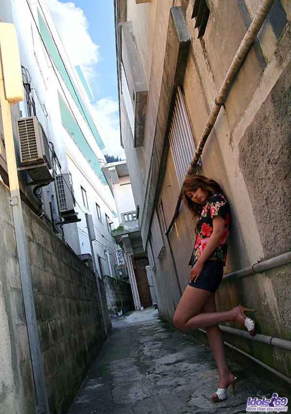 Japanese teen Nao Yoshizaki exposes her tits and bush on her way to the beach  - Japanese, Asian, Teen, Public, Nipples, Panties, Natural Tits, Hairy, Clothed, Outdoor  - Photo 1