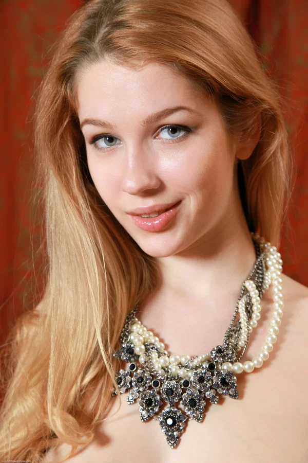 Beautiful teen Genevieve Gandi models nude in red stockings on a chesterfield  - Pussy, Teen, Spreading, Natural Tits, Big Tits, Face, Stockings, Beautiful, Solo, Model  - Photo 13