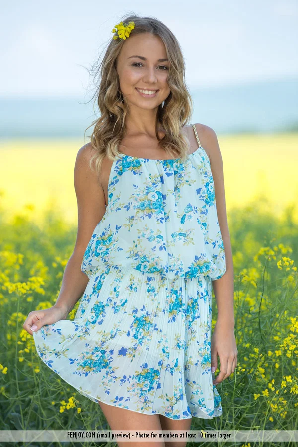 Sweet girl Linda A doffs her sun dress for great nude poses in a mustard field  - Outdoor, Babe, Pussy, European, Blonde, Glamour, Ass, Close Up, Spreading, Beautiful  - Photo 1