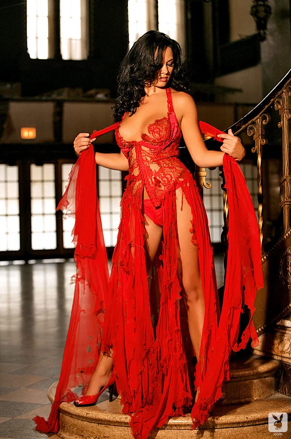 Marvelous American babe Tiffany Fallon strips off her glamorous red dress  - Centerfold, Mature, Brunette, High Heels, Babe, Curly, Model, Spreading, Solo, Glamour  - Photo 4